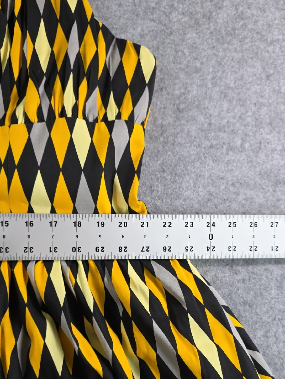 Pinup Couture Yellow and Black Diamond Print Women's Dress Sz 3X Retro - Picture 6 of 7